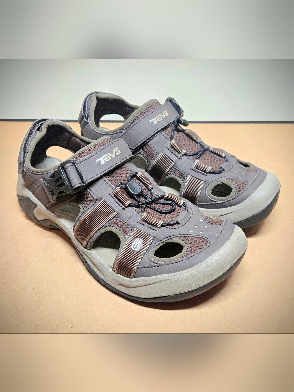 NEW Teva Mens Size 9 Omnium Sandals Brown - Hiking & Water Sport Style Sandal